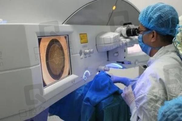 成都华厦眼科医院张学进医生近视手术技术高超-查医院预约挂号