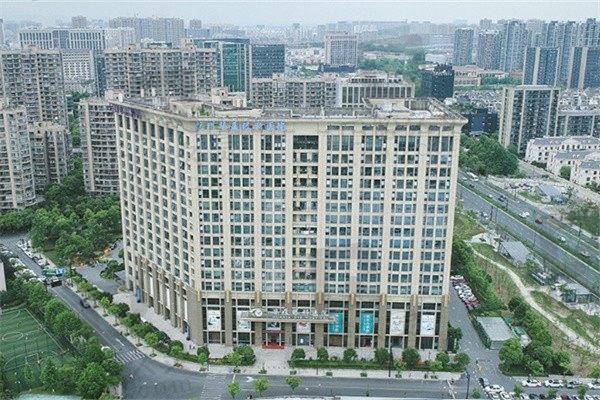杭州华厦眼科医院黄旭做smart全激光15800元，有经验不留切痕