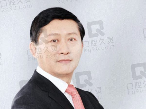 眼科张劲松个人资料简介：擅长白内障眼底病等技术水平高,可查出诊时间