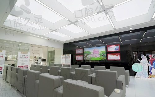 合肥佳冠口腔医院候诊区