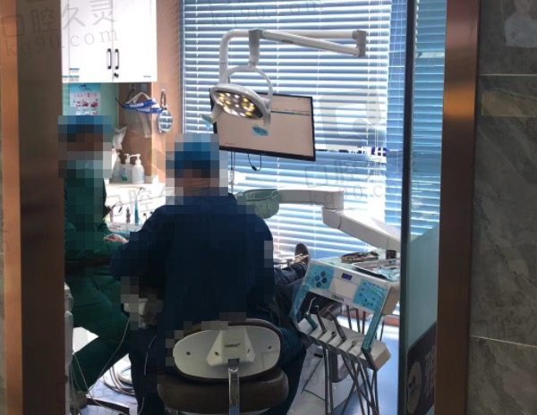 桑珠孜区雅博仕口腔诊所牙椅