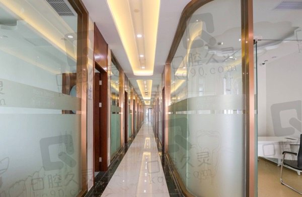 上海摩尔口腔医院走廊