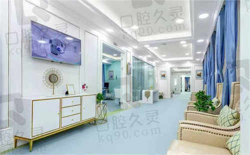 成都佰视佳眼科医院营业时间:.jpg
