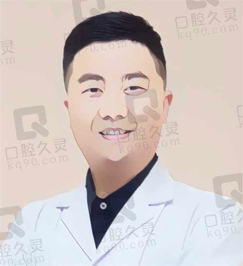 西安爱尔眼科医院李康寯医生