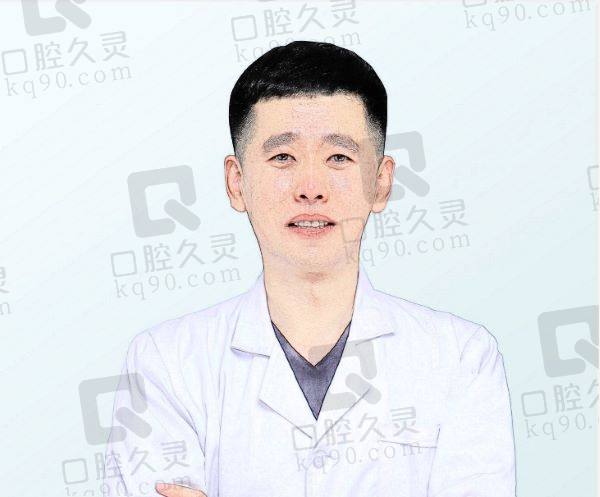 长春美优齐口腔门诊部鲁春强医生