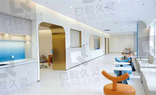 成都悦瞳眼科医院近视手术价格表