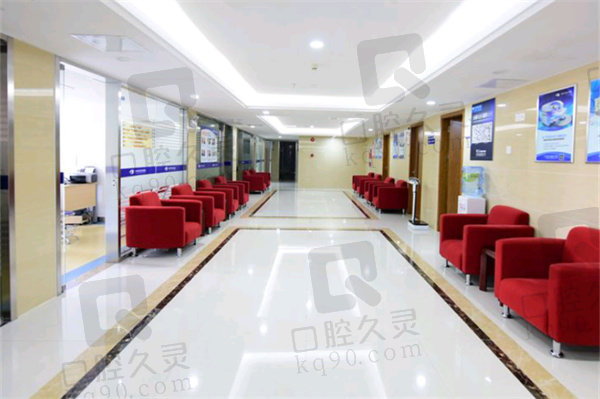 深圳华厦眼科医院是私人医院