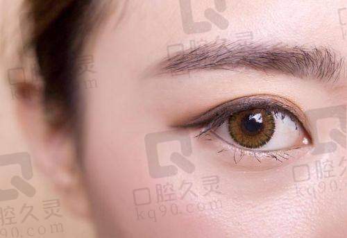 上眼皮肿该怎么办：日常缓解方法