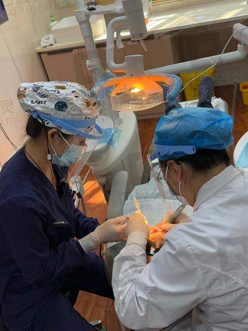 广州十大口腔医院排名与价格解析，广大医院和南方口腔哪个好？性价比高的牙科推荐