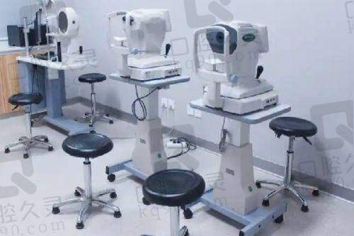 成都佰视佳眼科医院收费价目表：近视1万、OK镜8千、白内障5千起