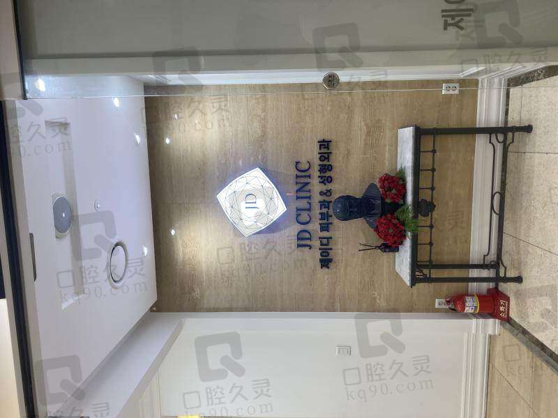 做提眉1到30天的图片：术后30天的更终成效